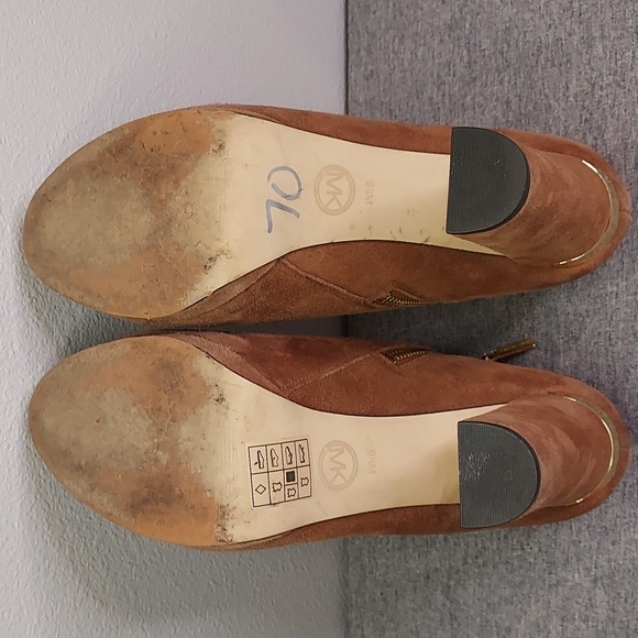 Michael Kors Haven Tan Suede Zip-Up Ankle Bootie Heels Size 9.5 - Picture 12 of 13